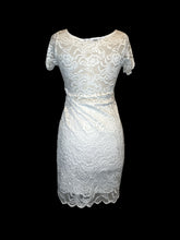 Load image into Gallery viewer, M White lace short sleeve sweetheart bust dress w/ open back, &amp; white lining
