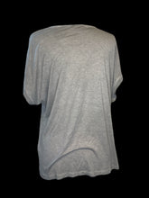 Load image into Gallery viewer, 1X Grey short batwing sleeve v-neckline top w/ gathered hem
