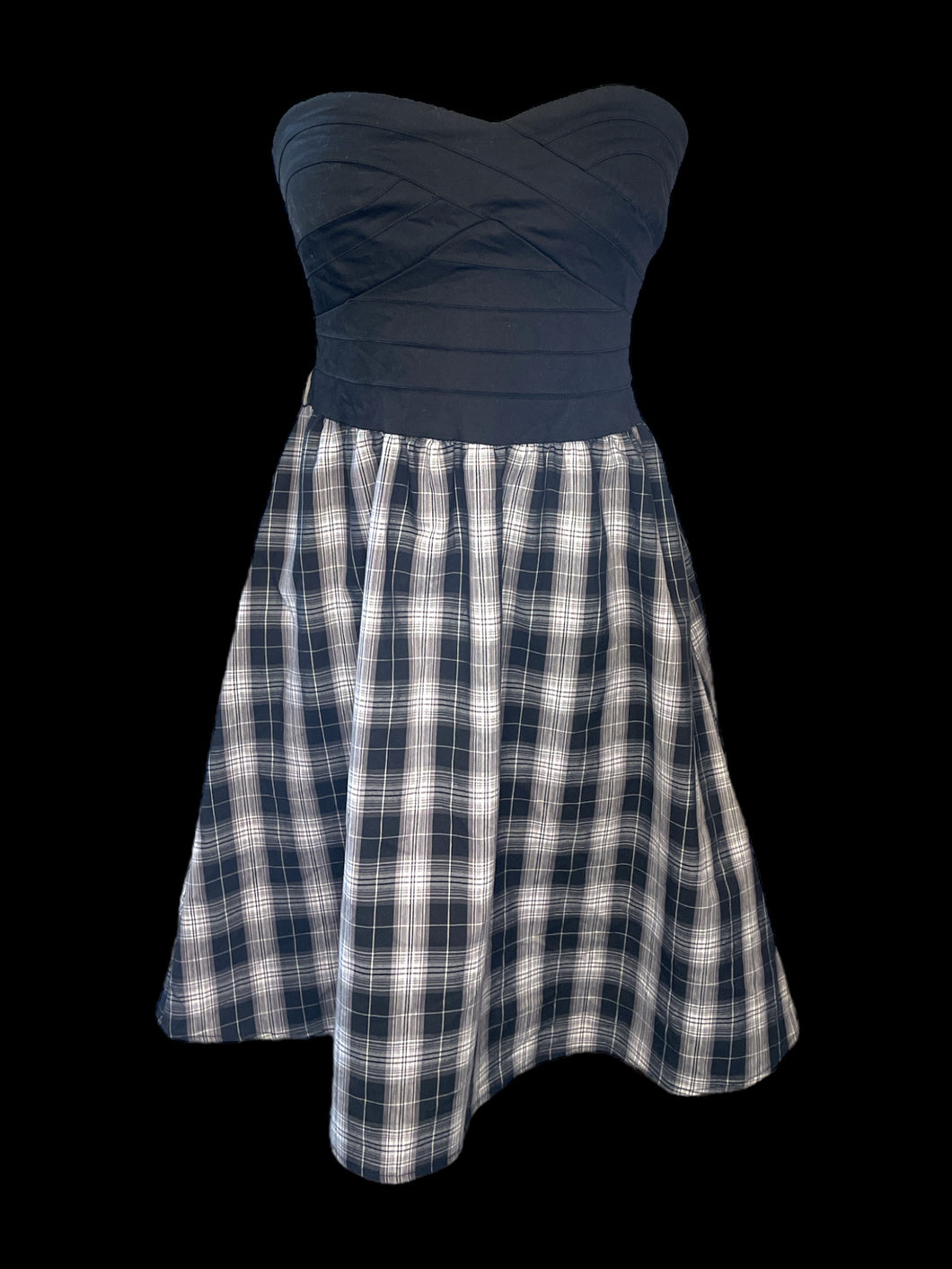 S NWT Black & white plaid strapless sweetheart neckline dress w/ black bodice, elastic bust, & zipper closure
