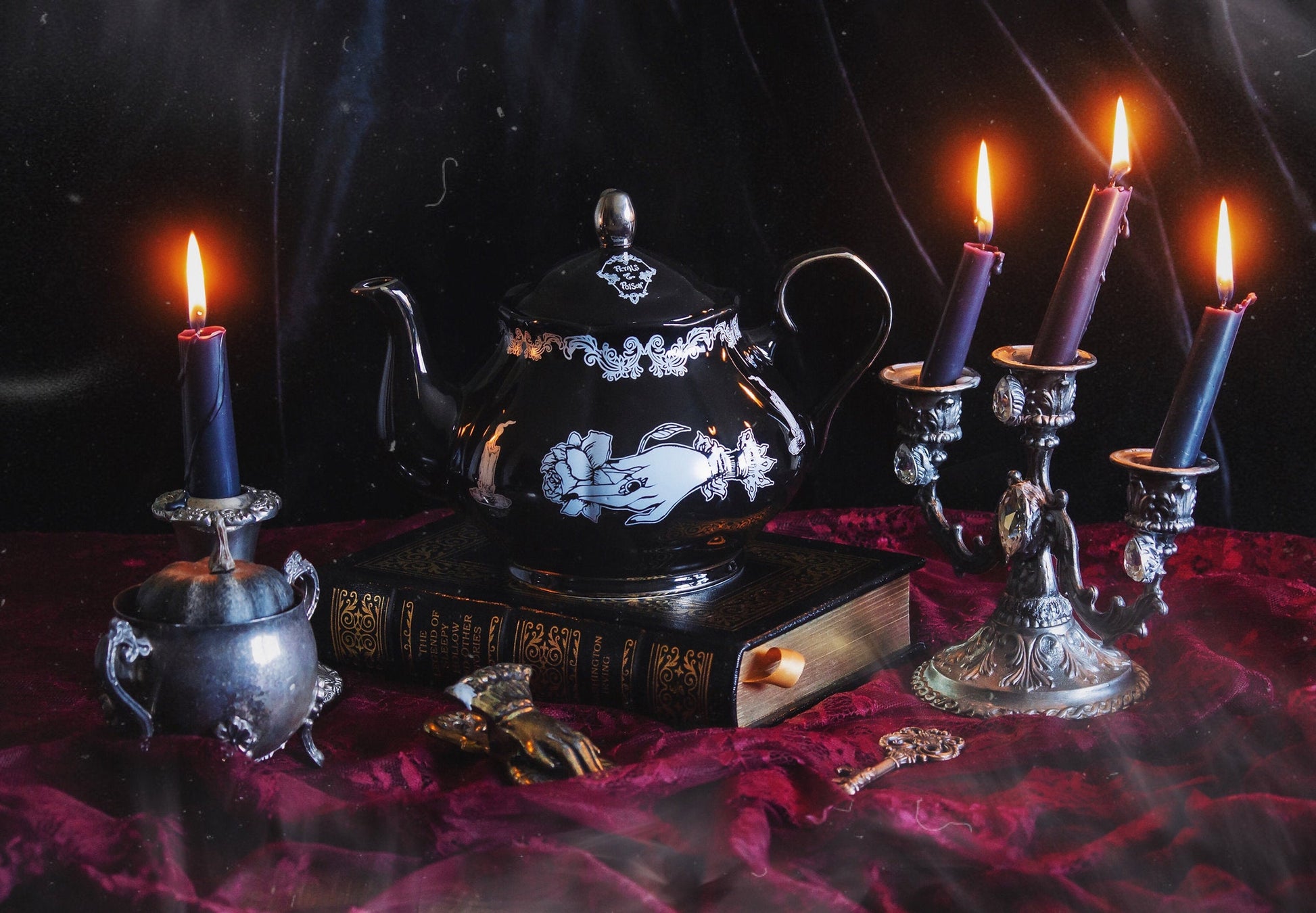 The Lucerna Teapot