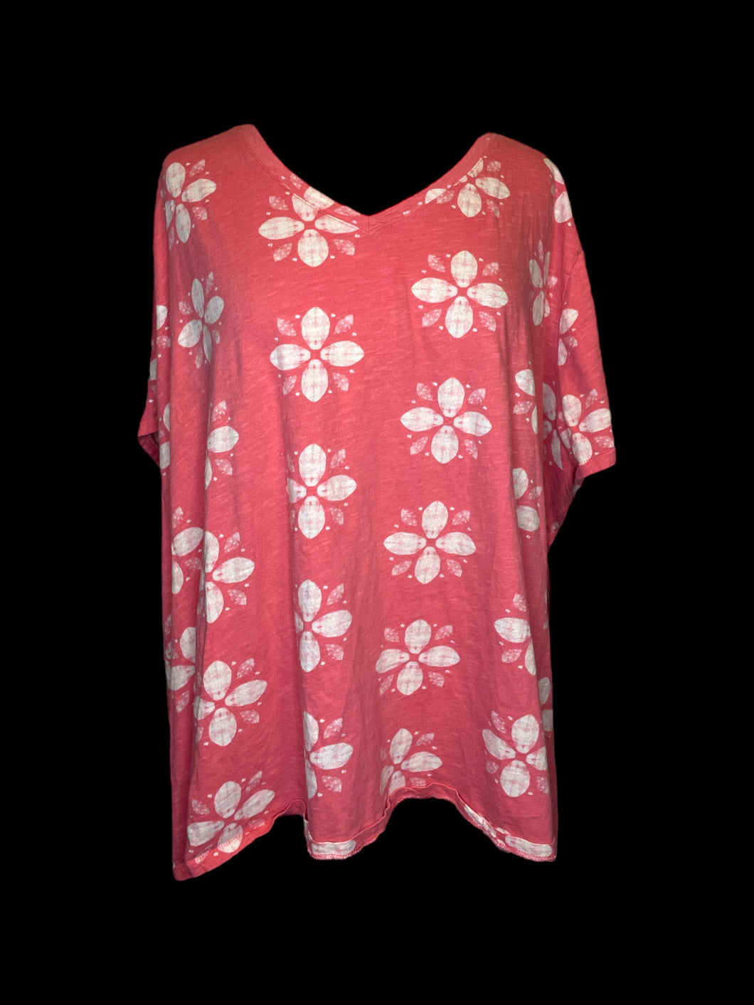 6X Coral short sleeve top w/ white floral pattern