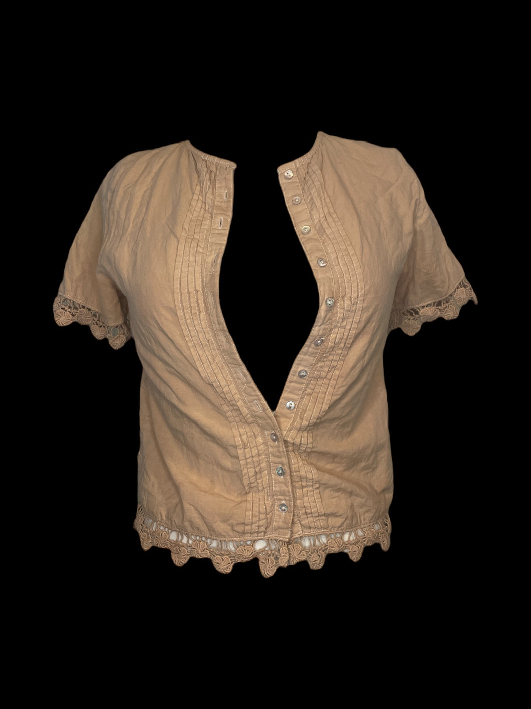 S Dusty rose short sleeve button-up crop top w/ floral embroidery back, lace hems, & pleating detail