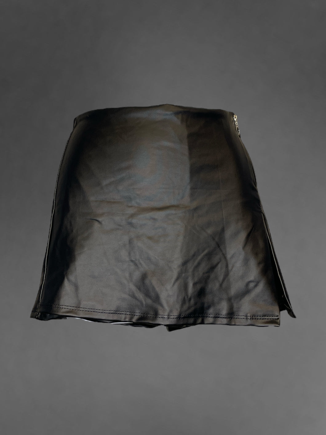 S Black pleather skort w/ o-ring zipper accent, & elastic waist
