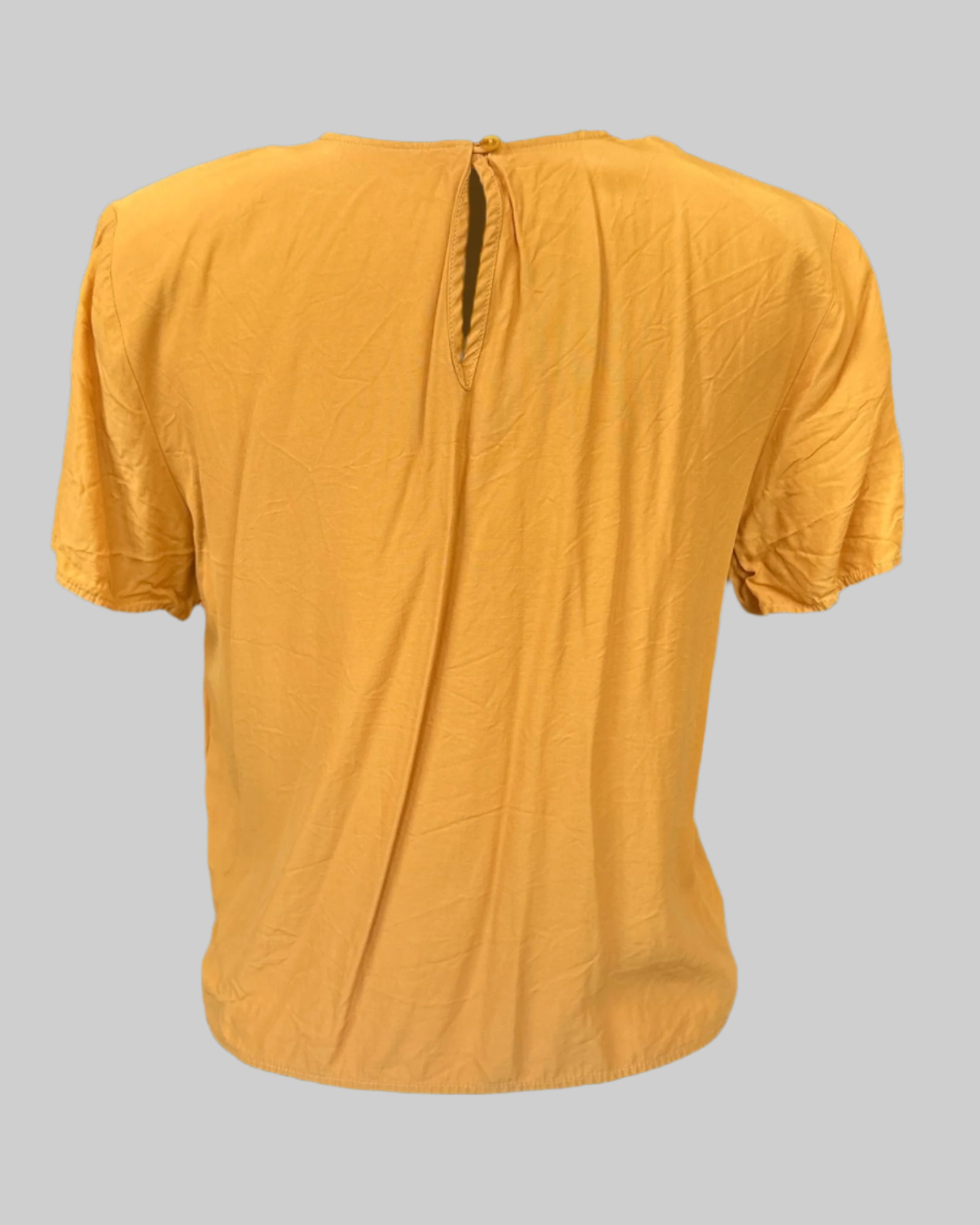 M vintage yellow t shirt with shoulder pads