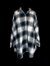 Load image into Gallery viewer, 6X Black, grey, &amp; white plaid long sleeve button down cotton top w/ chest pockets, folded collar, &amp; button cuffs
