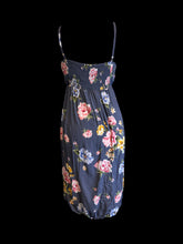 Load image into Gallery viewer, 2X Muted purple sleevless high-low top w/ lace up front, shired back, adjustable straps, &amp; elastic waist
