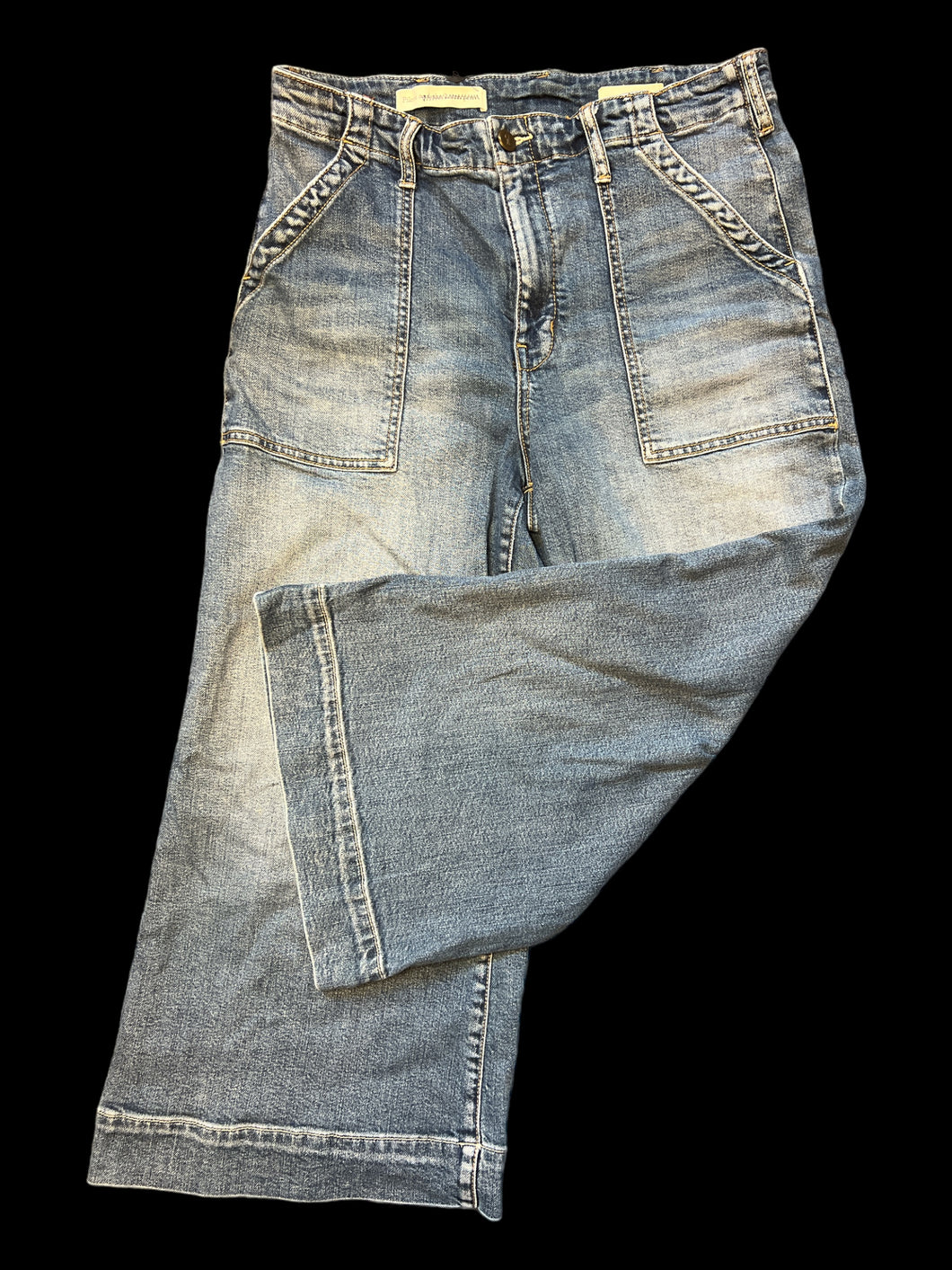 M Blue denim high waist wide leg capris w/ pockets, belt loops, & button/zipper closure