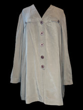 Load image into Gallery viewer, 1X Beige silk 3/4 sleeve button down v-neckline top w/ chest pockets, &amp; front hem slit
