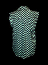 Load image into Gallery viewer, 0X Green &amp; black checkered chevron sleeveless v-neck collared top
