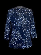 Load image into Gallery viewer, XL Dark blue, periwinkle, &amp; white floral half sleeve scoop neck cotton top w/ triangle lace neckline, &amp; side hem slits
