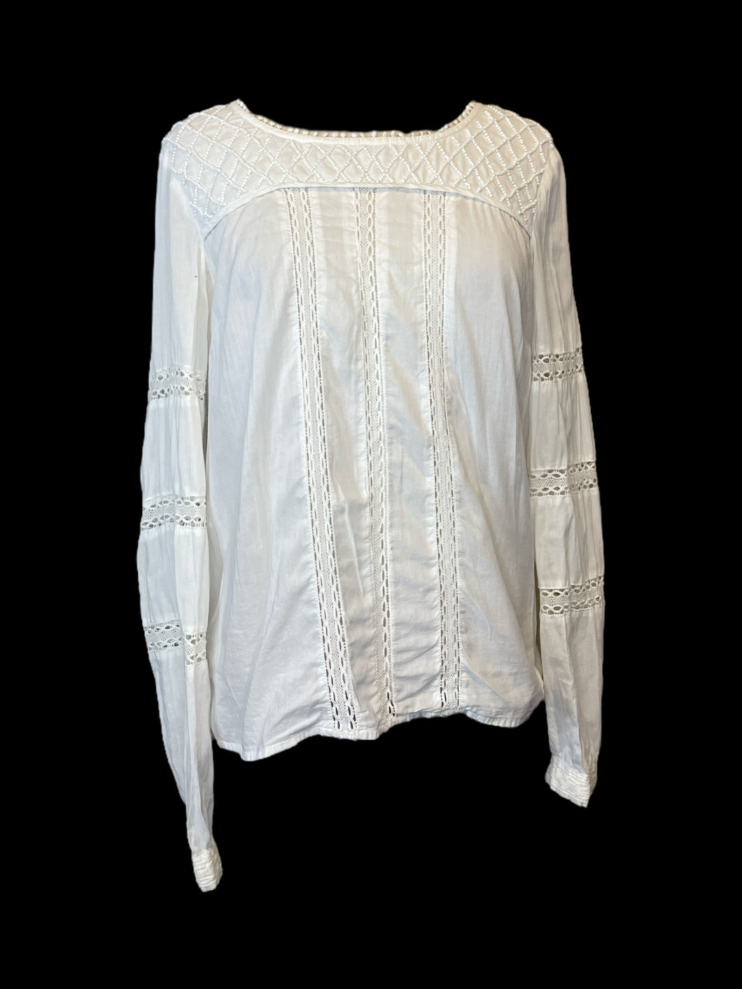 0X White long balloon sleeve scoop neck hi-lo top w/ beading detail, lace cutouts, & button cuffs