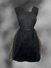 Load image into Gallery viewer, 1X Black sleeveless scallop neckline dress w/ tule skirt, &amp; clasp/zipper closure
