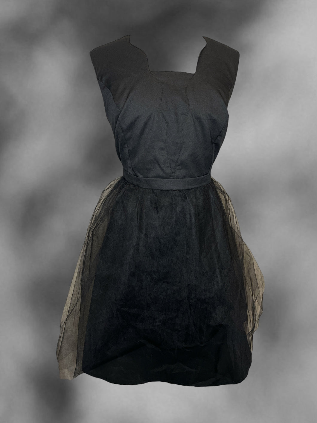 1X Black sleeveless scallop neckline dress w/ tule skirt, & clasp/zipper closure