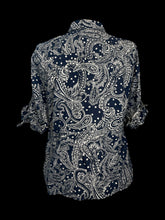 Load image into Gallery viewer, XL Grey blue &amp; white paisley half sleeve v-neckline button down top w/ d-ring tab cuffs, chest pocket, &amp; folded collar
