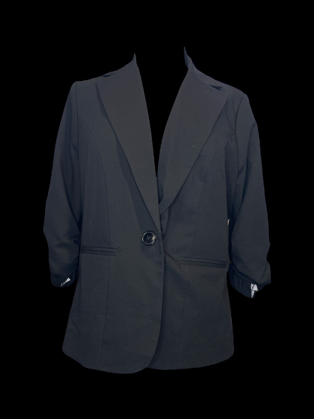 L Black 3/4 sleeve single breasted blazer w/ ruched sleeves, folded collar, & mock pockets