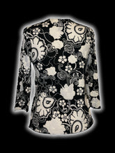 Load image into Gallery viewer, M Black &amp; white floral pattern half sleeve mock wrap top w/ black faux undershirt, &amp; black buckle detail
