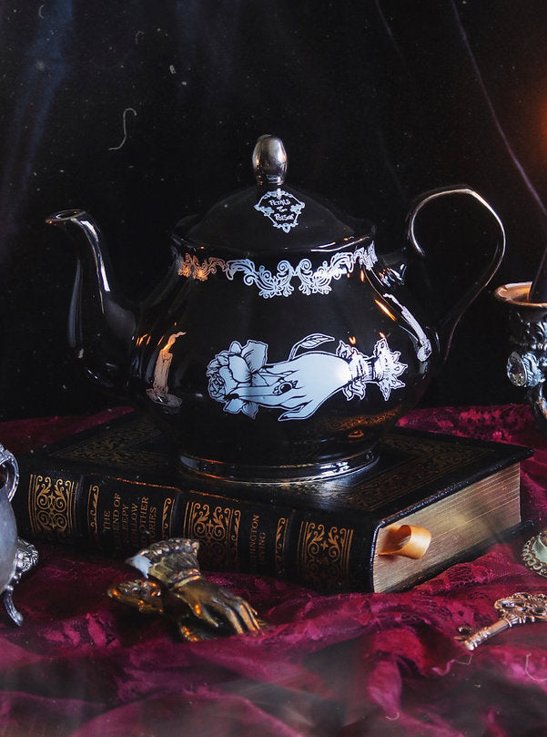 The Lucerna Teapot