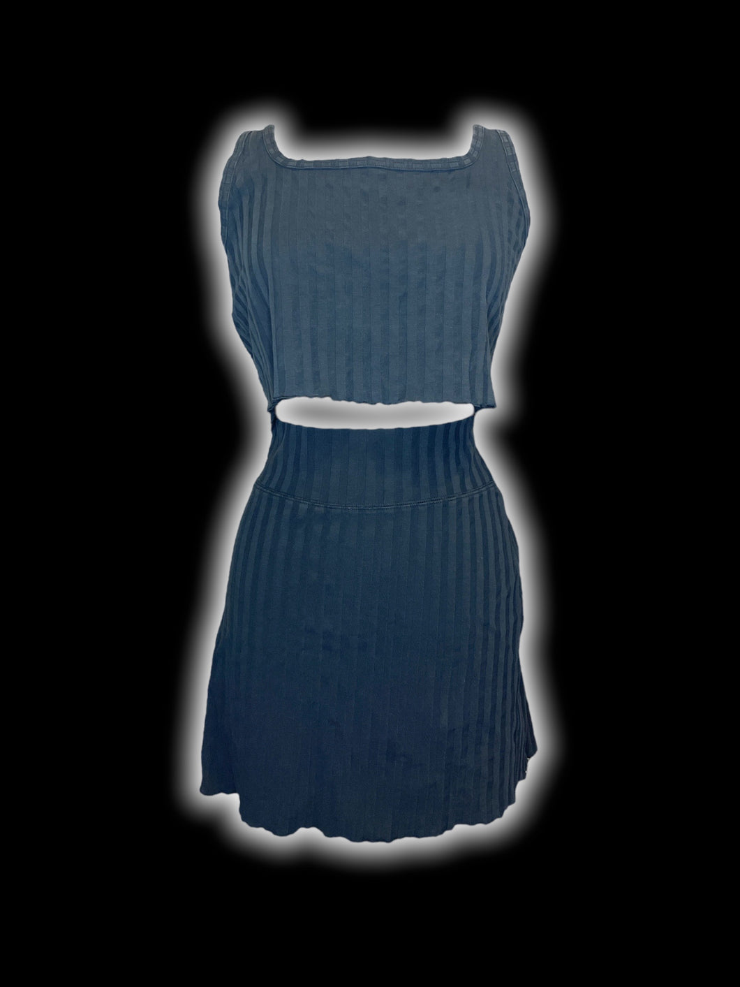 L Black scoopneck striped crop top & skirt set w/ wavy hems, & elastic waist on skirt