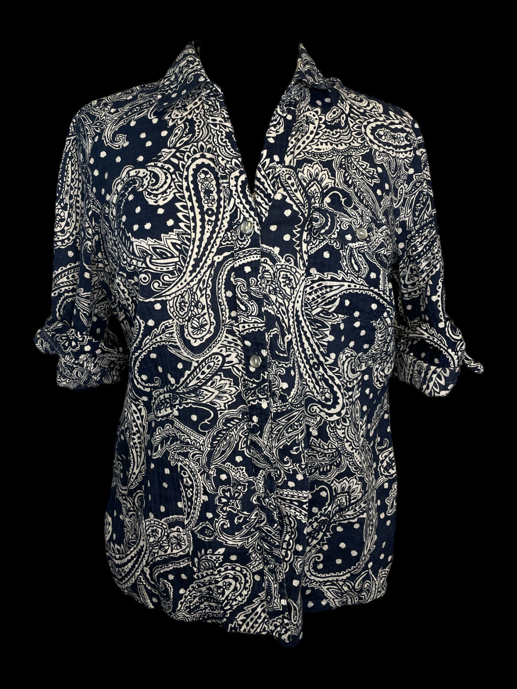 XL Grey blue & white paisley half sleeve v-neckline button down top w/ d-ring tab cuffs, chest pocket, & folded collar