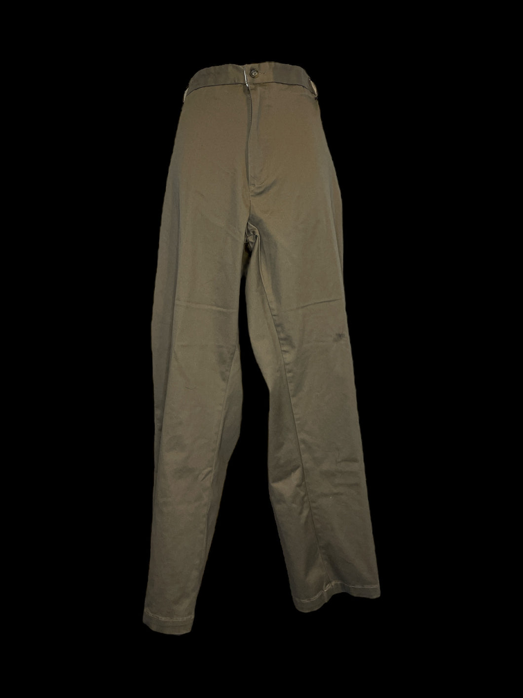 2X Taupe pants w/ belt loops, pockets, & zipper/button closure