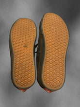 Load image into Gallery viewer, 7M/8.5W Black lace up Vans
