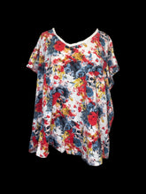 Load image into Gallery viewer, 4X White &amp; multicolor splatter &amp; skull pattern short sleeve v neck hi-lo top w/ chest pocket
