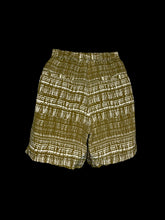 Load image into Gallery viewer, M Olive green &amp; off-white abstract pattern shorts w/ pockets, elastic waist, &amp; button/clasp/zipper closure
