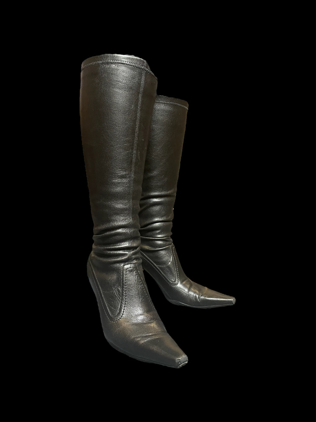 8.5M Black pointed toe knee high boots w/ kitten heel, & paneled design