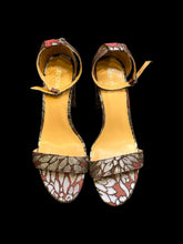 Load image into Gallery viewer, 7M/8.5W Burgundy &amp; metallic silver botanical patter block heel strappy high heels
