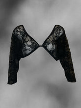 Load image into Gallery viewer, L Black lace half sleeve front clasp shrug
