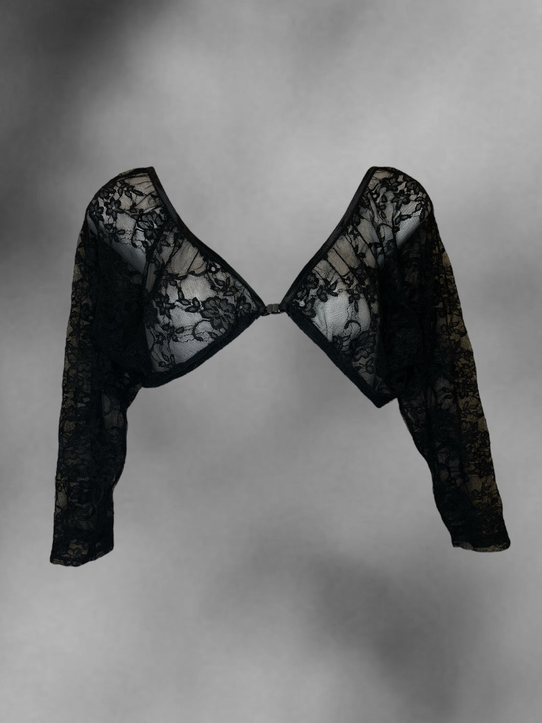 L Black lace half sleeve front clasp shrug