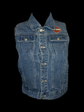 Load image into Gallery viewer, S Vintage 80s blue denim Harley Davidson button-up vest w/ pockets, collar, &amp; Harley Davidson print
