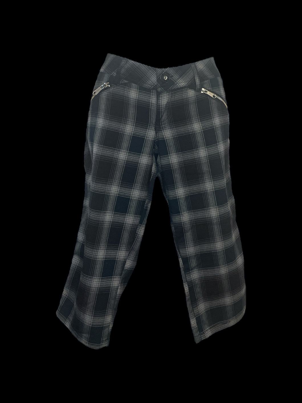 S Greyscale plaid board shorts w/ zipper pockets, belt loops, & button/zipper closure