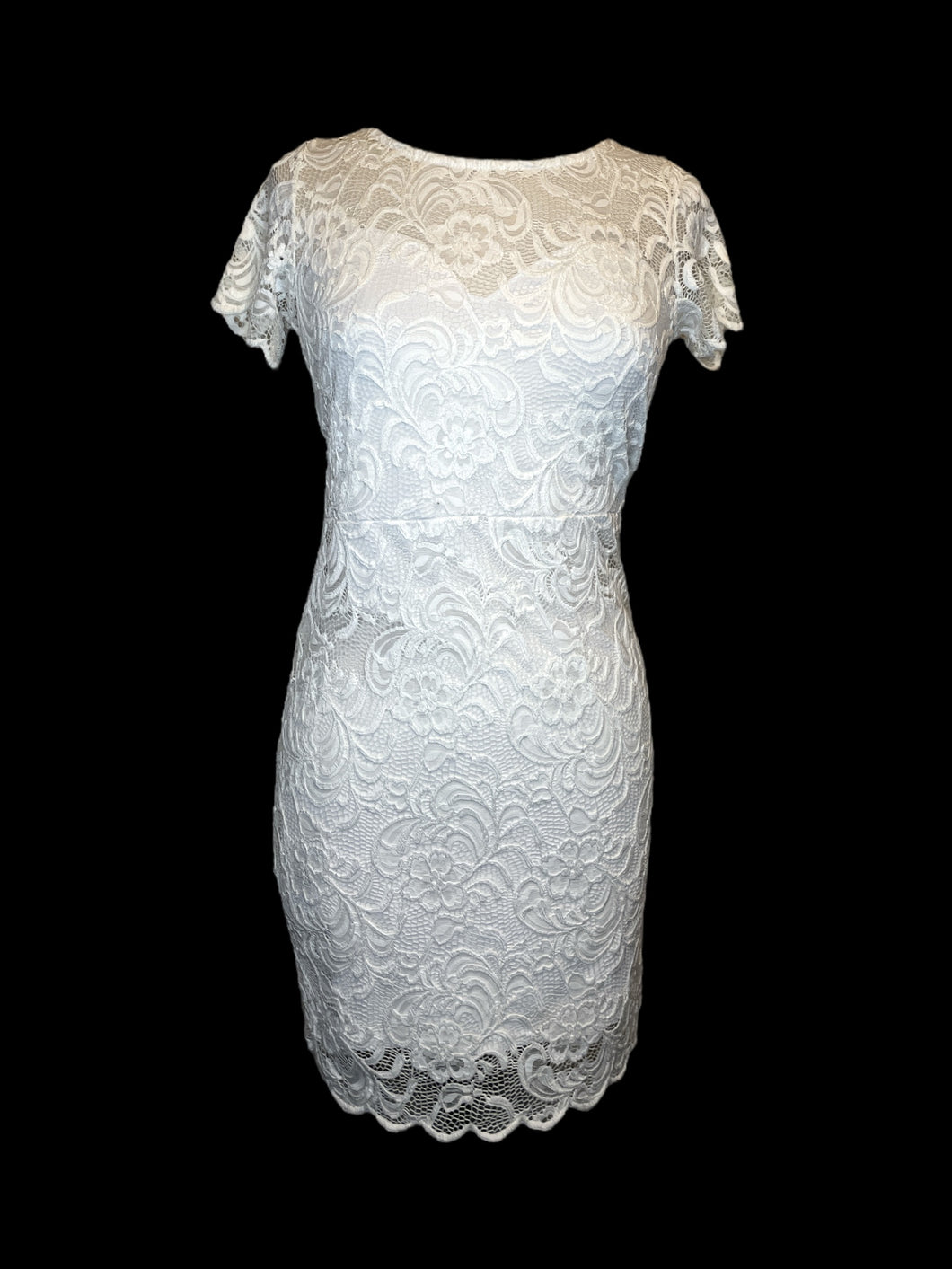 M White lace short sleeve sweetheart bust dress w/ open back, & white lining