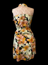Load image into Gallery viewer, 1X Multicolor floral sleeveless dress w/ pink lace cutout, folded collar, partial button closure, &amp; chest pocket
