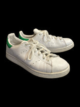 Load image into Gallery viewer, 5M/6.5W White &amp; green “Stan Smith” Adidas lace-up sneakers
