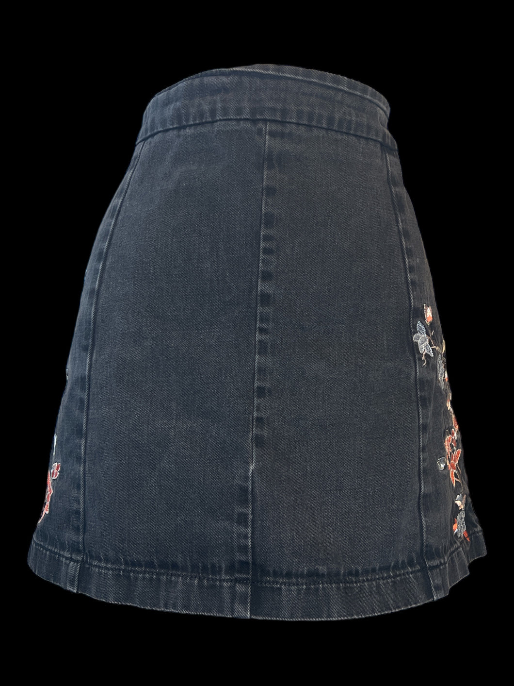 L Black denim skirt w/ coral, light blue, & silver floral embroidery, pockets, & zipper closure