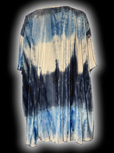 Load image into Gallery viewer, 5X White &amp; blue tie dye short butterfly sleeve o-ring neckline w/ black mock undershirt, pleated fabric, &amp; ruffle hem on sleeves
