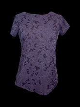 Load image into Gallery viewer, M Plum short sleeve scoop neck top w/ textured abstract floral design

