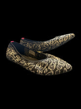 Load image into Gallery viewer, 8 NWT Black knit flats w/ greyscale animal print pattern, &amp; pink stripe on back
