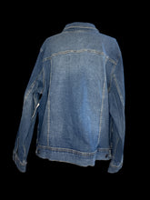 Load image into Gallery viewer, 4X NWT Blue denim jacket w/ button chest pockets, side pokets, &amp; button closure
