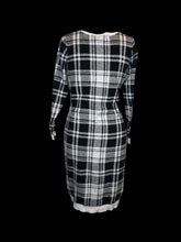 Load image into Gallery viewer, 1X Black &amp; white plaid long sleeve dress w/ ribbed hems
