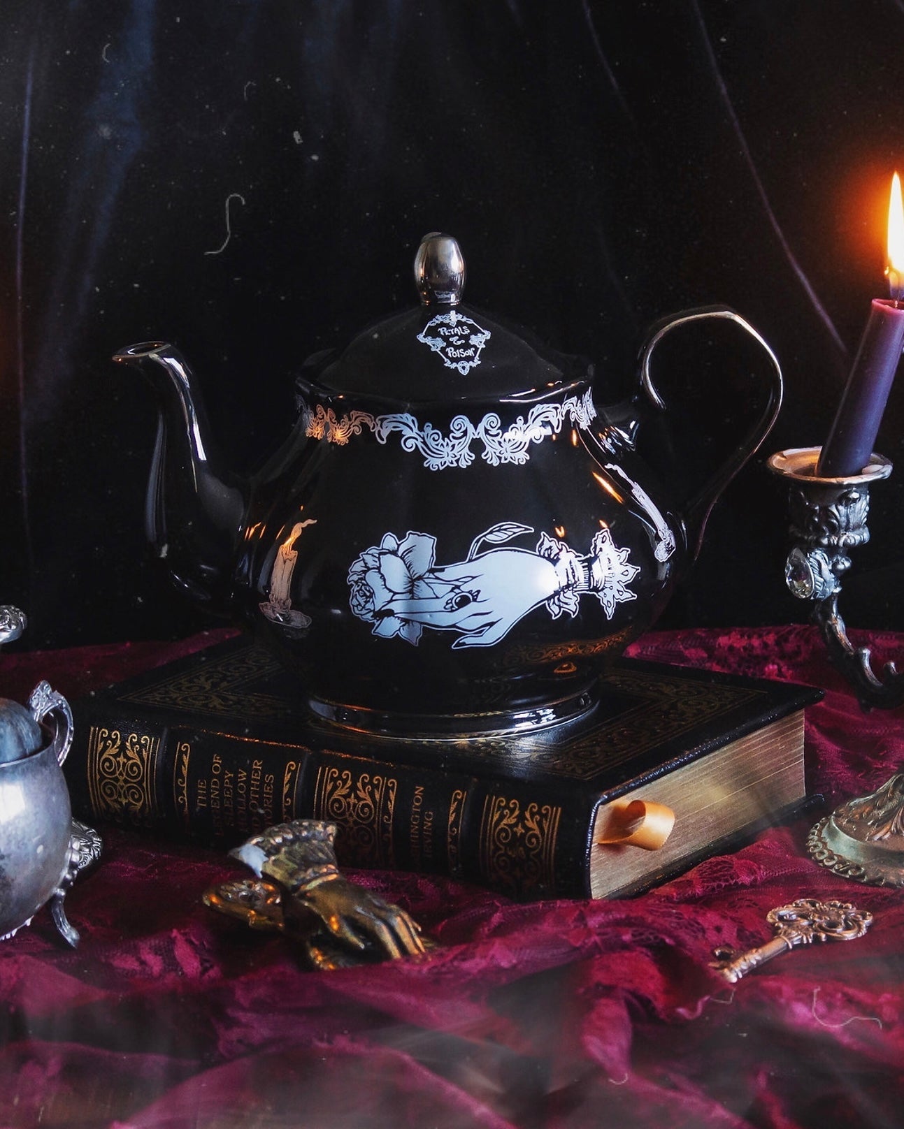 The Lucerna Teapot