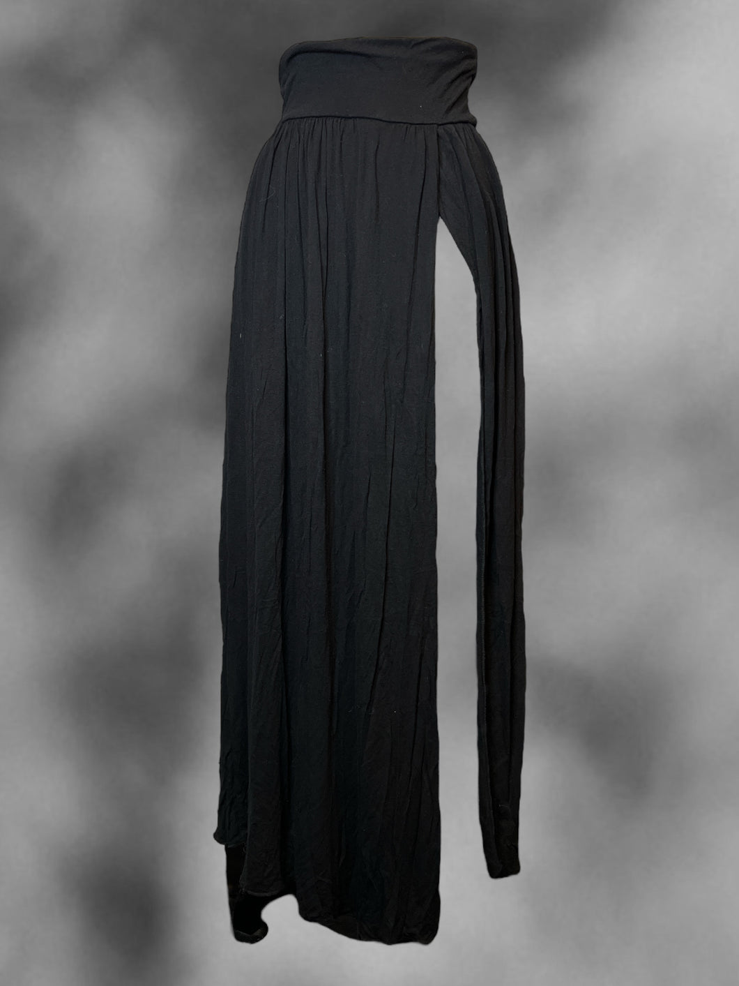 M Black maxi skirt w/ high side hem slit