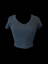 Load image into Gallery viewer, M Black short sleeve v neck crop top
