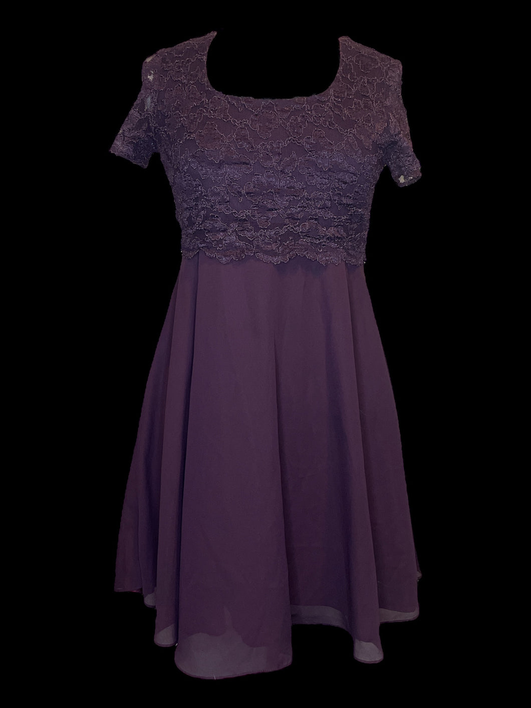 M Dark plum short sleeve scoop neck dress w/ lace top, & burgundy petticoat