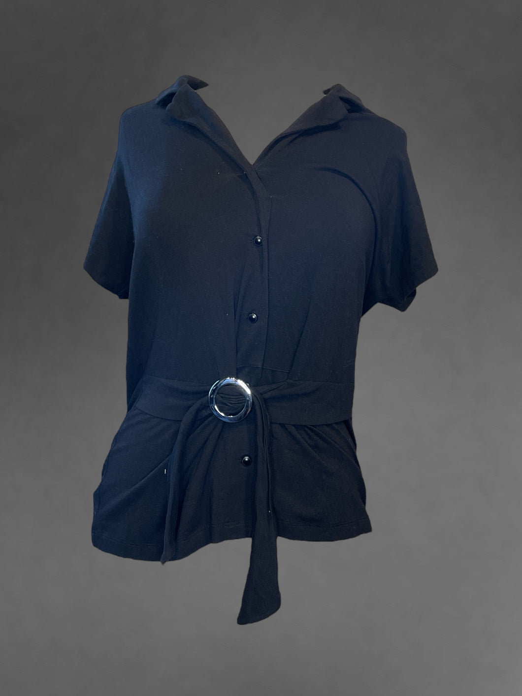 L Black button up short batwing top w/ collar, & built-in slider belt