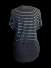 Load image into Gallery viewer, L Black &amp; white chevron short sleeve notch neckline hi-lo top
