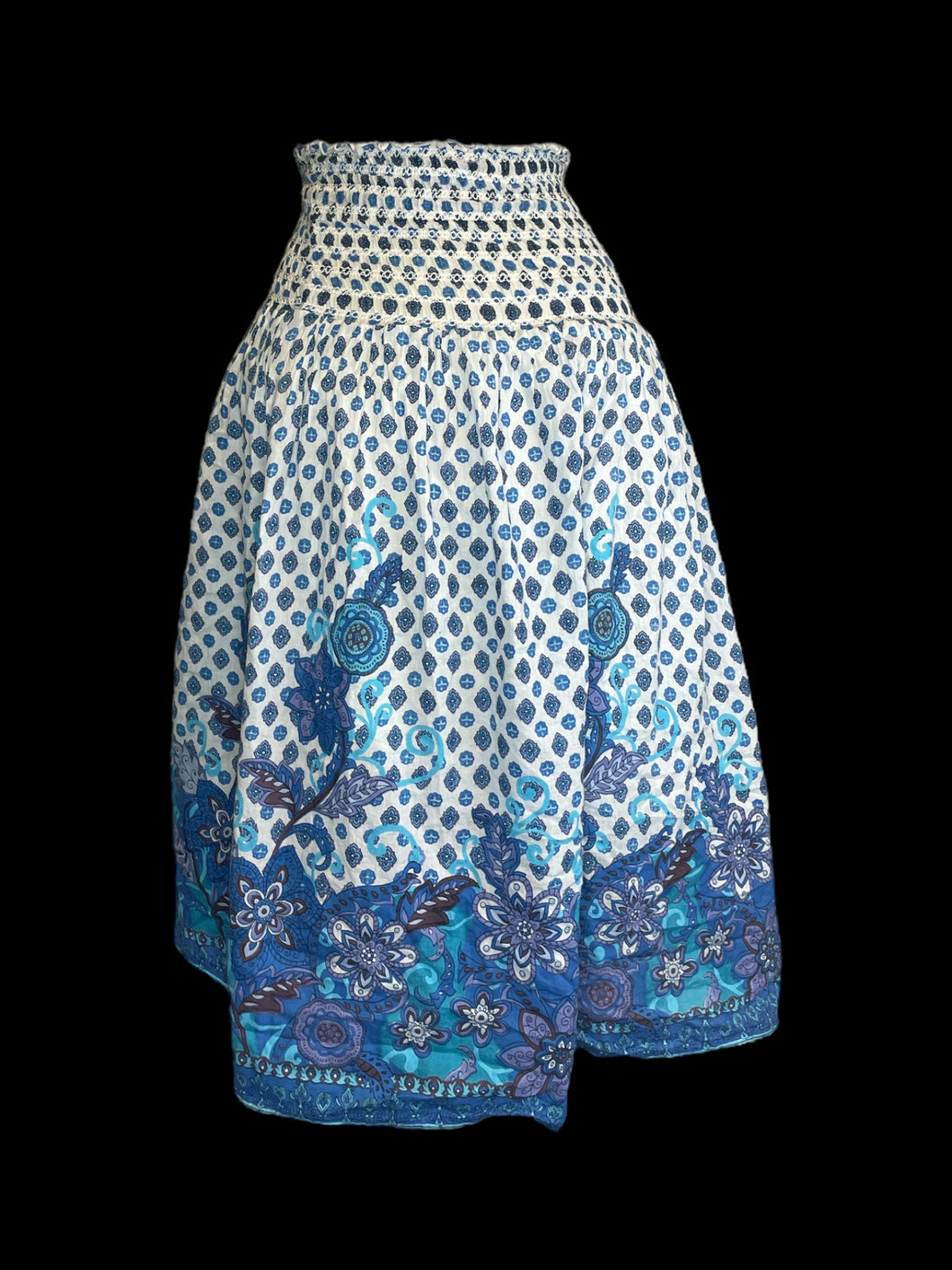 S Vintage 70s Blue & white strapless dress w/  geometric floral pattern, & shired chest