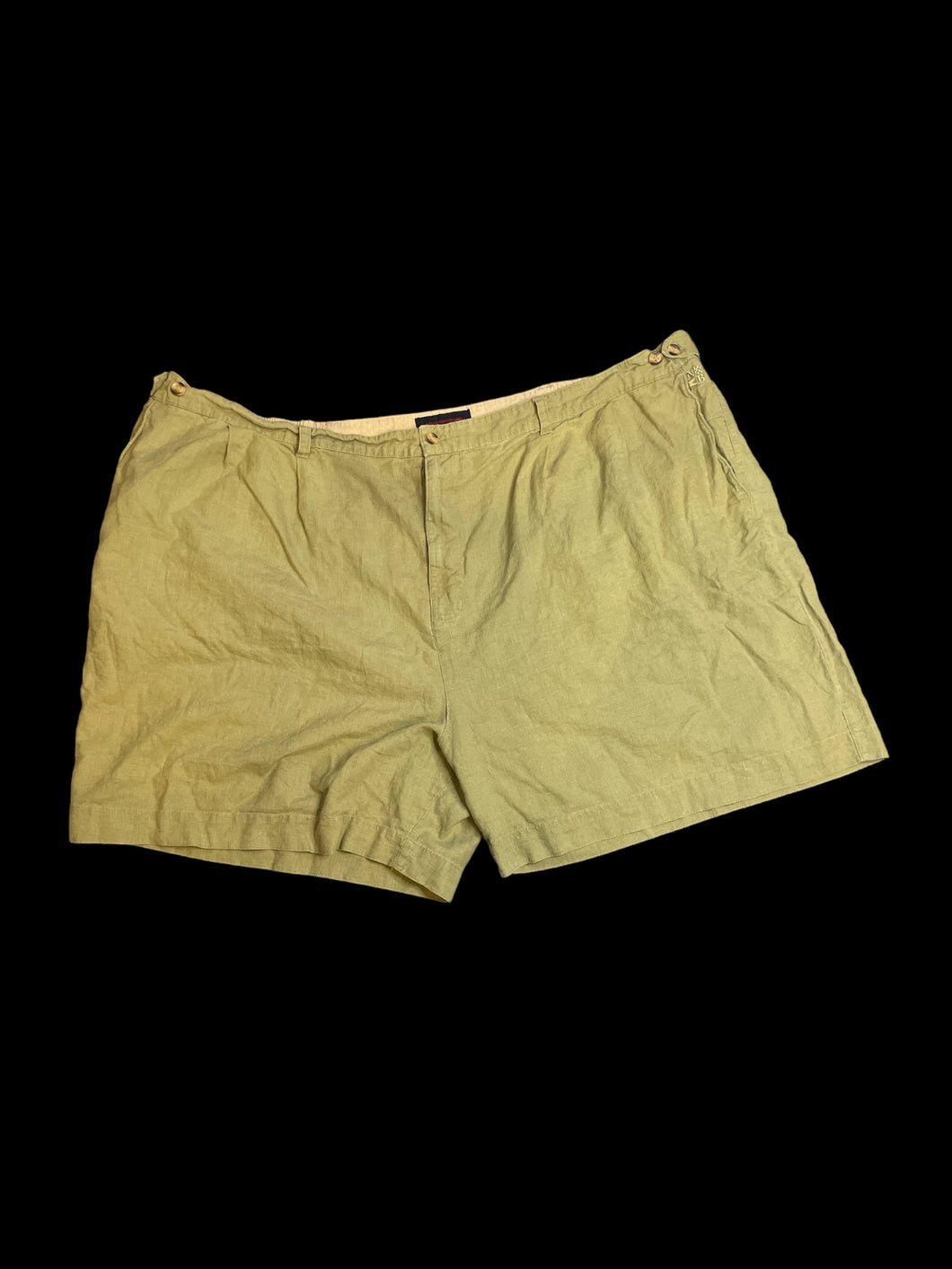 3X Vintage sage green linen/cotton blend shorts w/ elastic button adjustable waistband, pockets, belt loops, & button/zipper closure